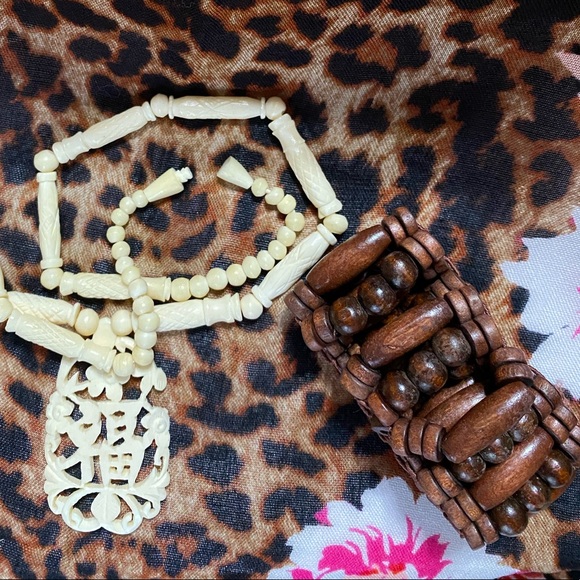 NWOT Ivory Japanese necklace and elastic bracelet - Picture 9 of 11